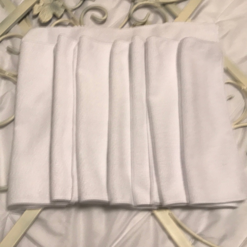 8 white Microfiber cloths. NEW